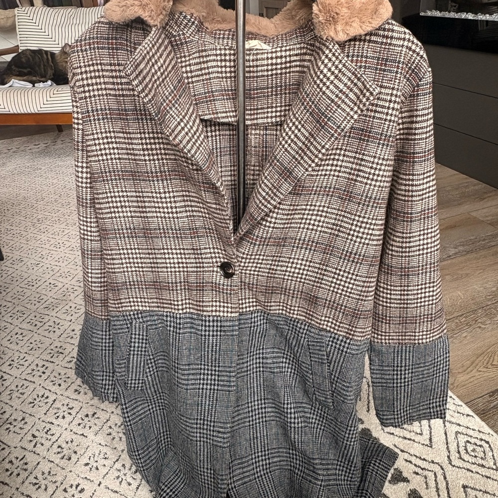 Mystree Brown and Gray Plaid Blazer with Faux Fur Collar